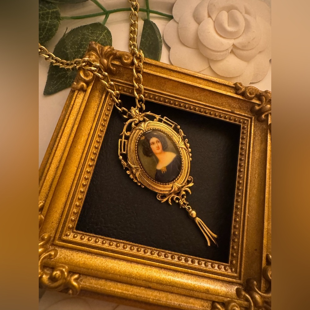 Vintage ART Cameo Pendant/Brooch Necklace - Picture 9 of 15